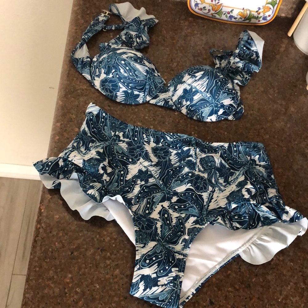 Swing set Never worn